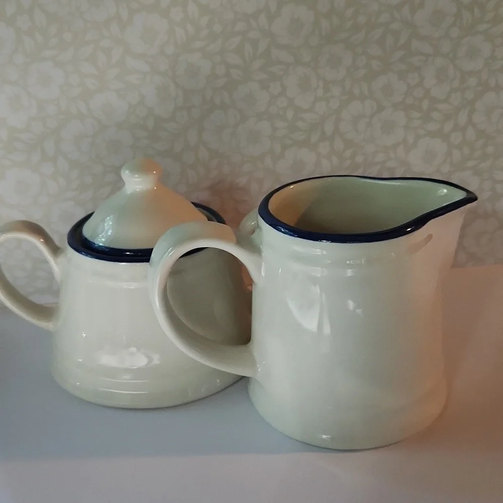 Pier 1 Sugar & Creamer Set